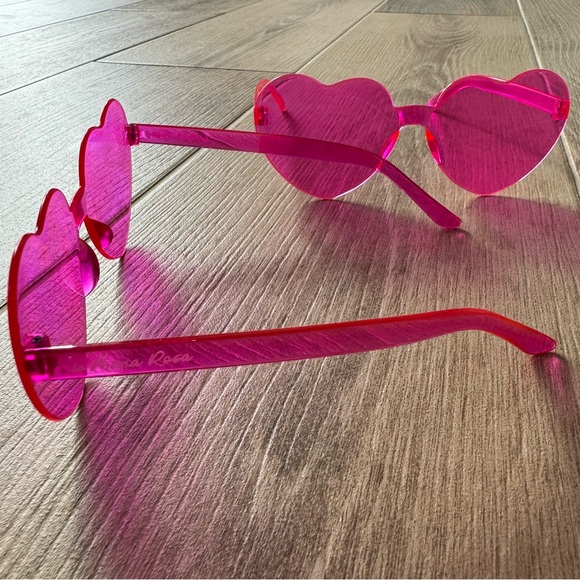 Two pairs of pink heart shaped glasses - Picture 3 of 3